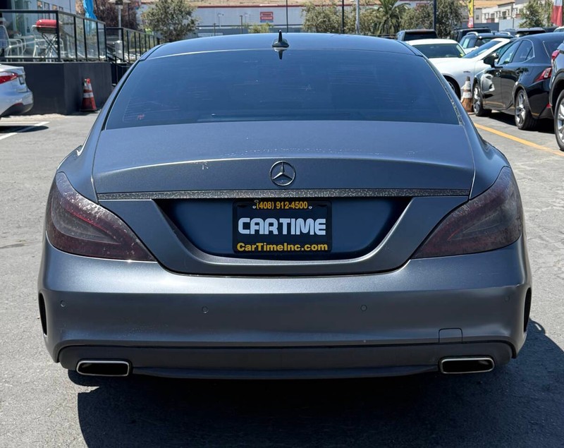 Mercedes-Benz CLS-Class Vehicle Full-screen Gallery Image 05