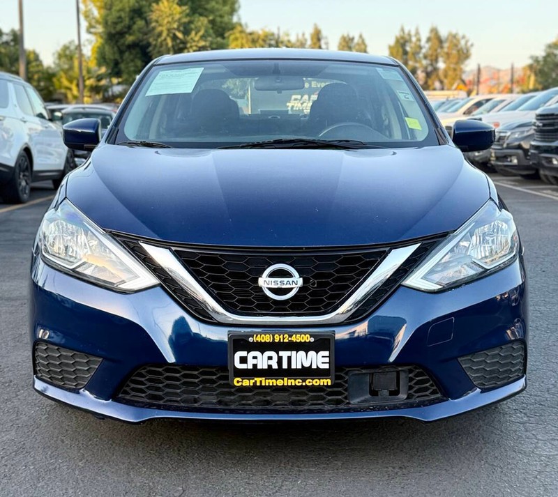 Nissan Sentra Vehicle Full-screen Gallery Image 02