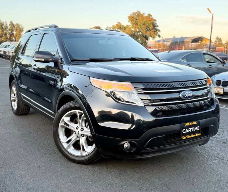 Ford Explorer Vehicle Full-screen Gallery Image 03