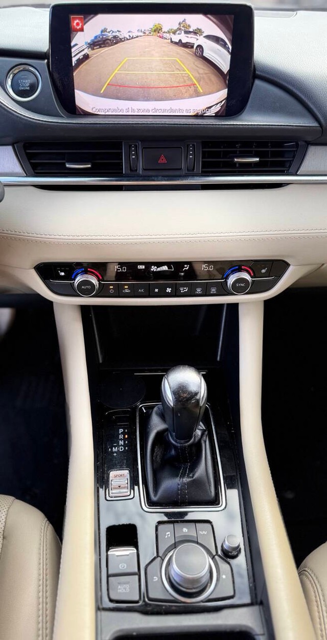 Mazda Mazda6 Vehicle Full-screen Gallery Image 09