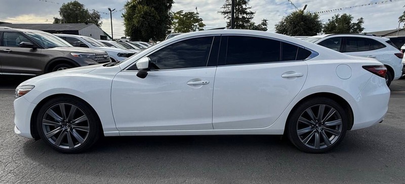 Mazda Mazda6 Vehicle Full-screen Gallery Image 10