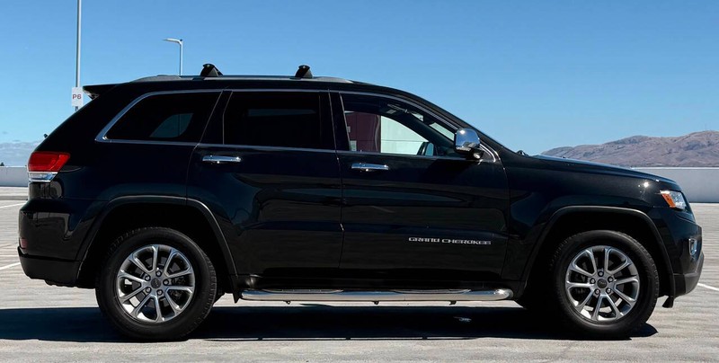 Jeep Grand Cherokee Vehicle Full-screen Gallery Image 09