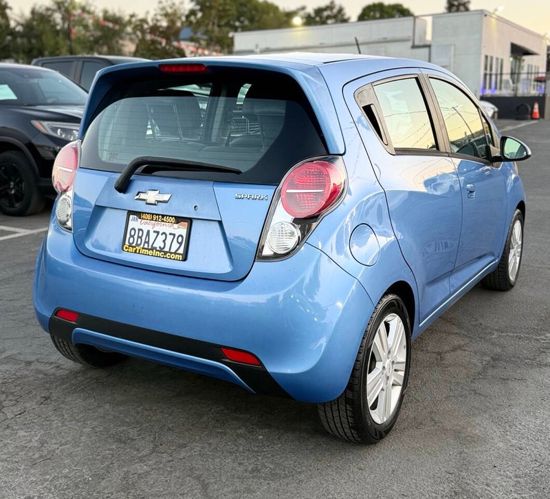 Chevrolet Spark Vehicle Full-screen Gallery Image 04