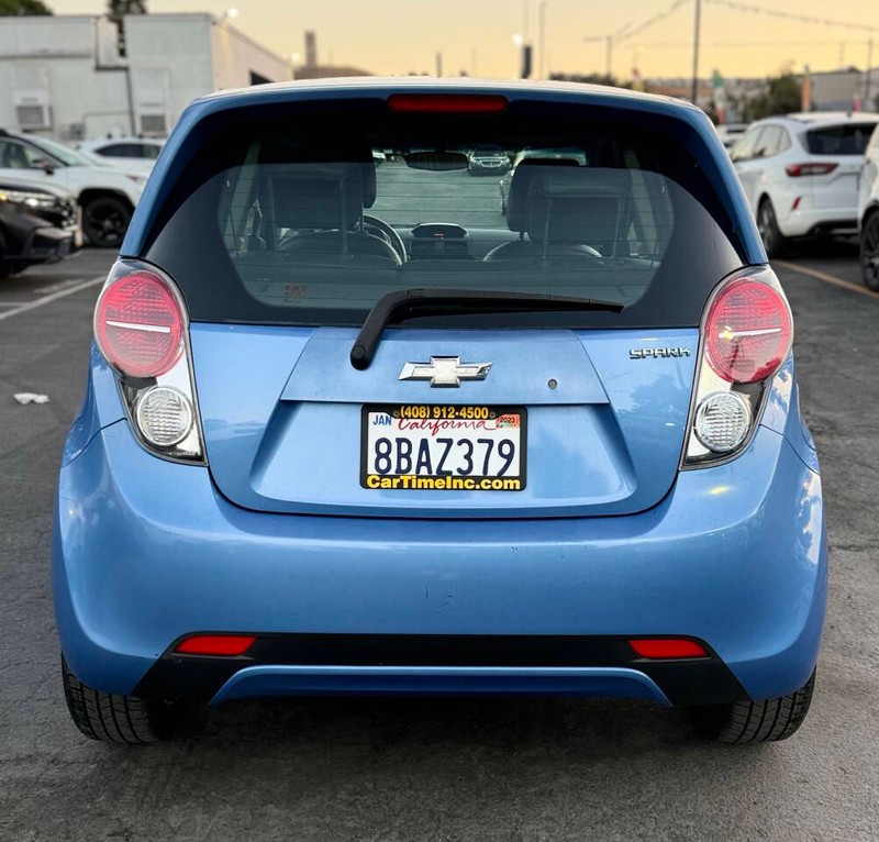 Chevrolet Spark Vehicle Full-screen Gallery Image 05