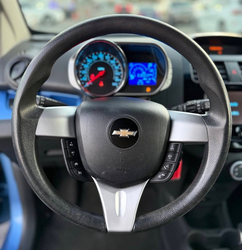 Chevrolet Spark Vehicle Full-screen Gallery Image 08