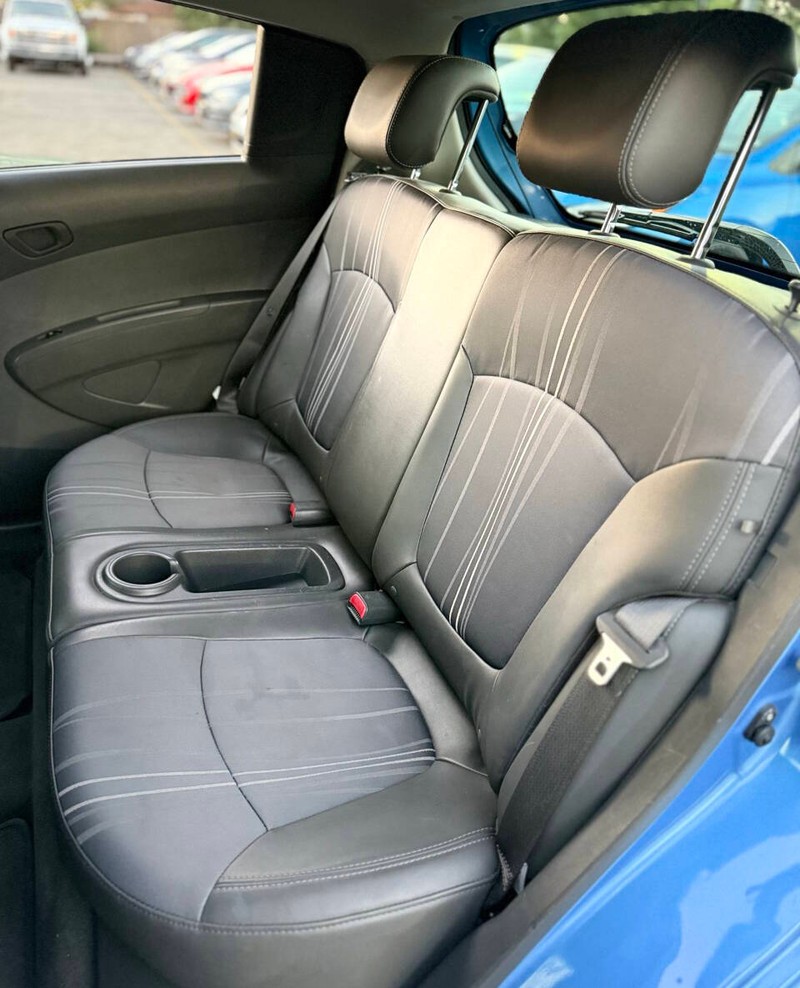 Chevrolet Spark Vehicle Full-screen Gallery Image 15