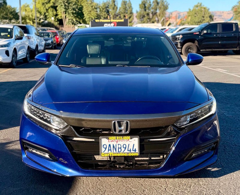Honda Accord Sedan Vehicle Full-screen Gallery Image 03
