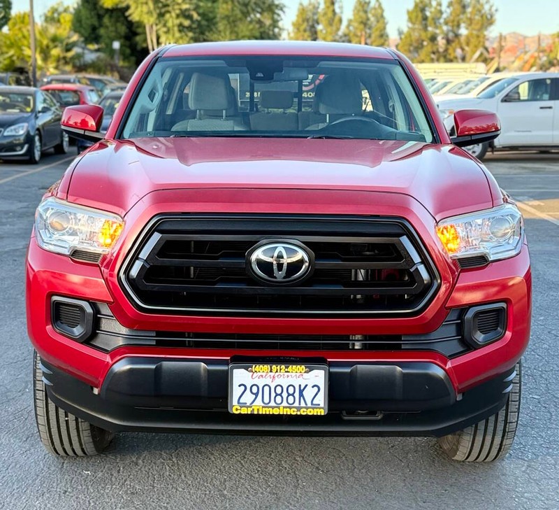 Toyota Tacoma 4WD Vehicle Full-screen Gallery Image 03