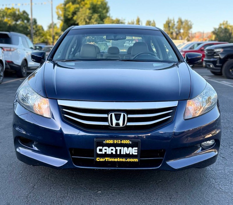 Honda Accord Sedan Vehicle Full-screen Gallery Image 02
