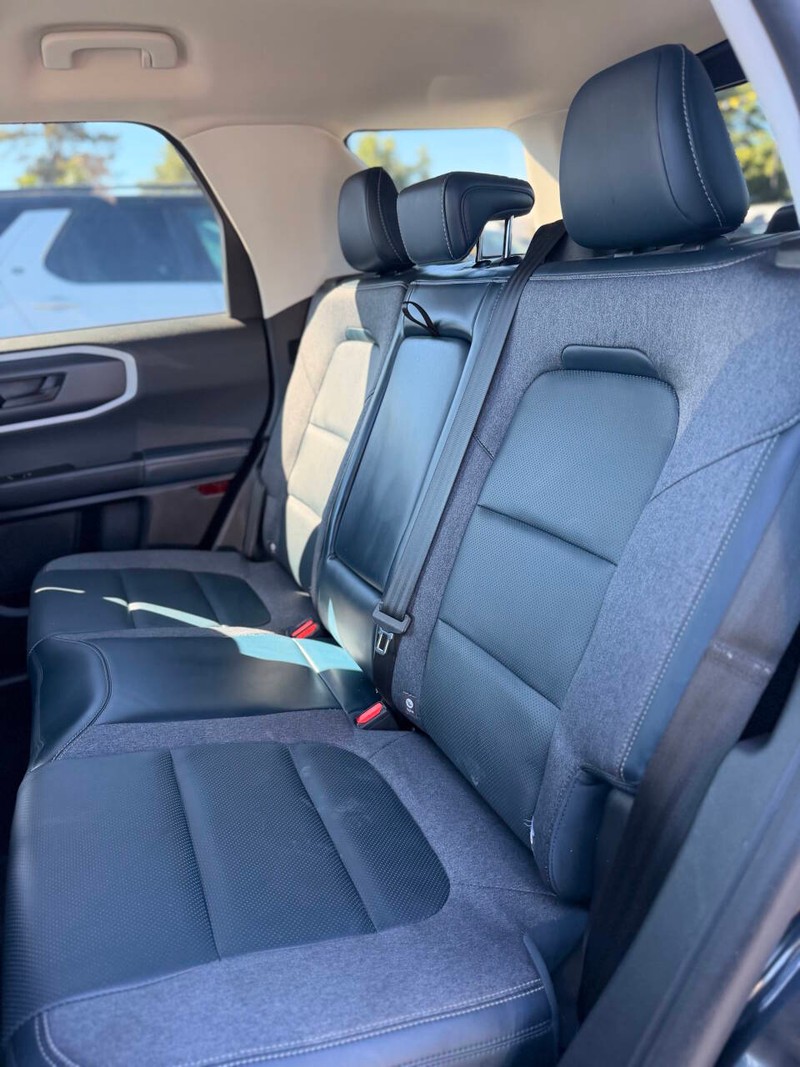 Ford Bronco Sport Vehicle Full-screen Gallery Image 13