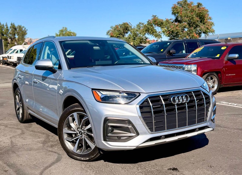 Audi Q5 Vehicle Full-screen Gallery Image 02