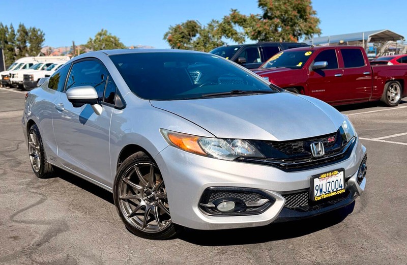 Honda Civic Coupe Vehicle Full-screen Gallery Image 03