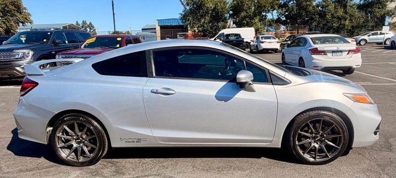Honda Civic Coupe Vehicle Full-screen Gallery Image 05
