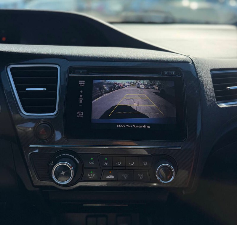 Honda Civic Coupe Vehicle Full-screen Gallery Image 10