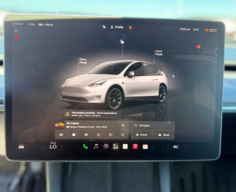 Tesla Model Y Vehicle Full-screen Gallery Image 11