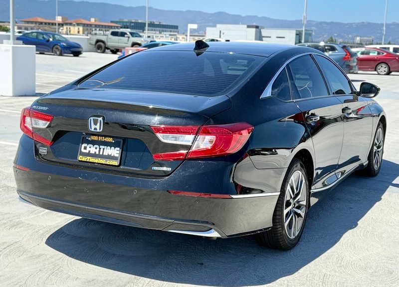 Honda Accord Hybrid Vehicle Full-screen Gallery Image 04