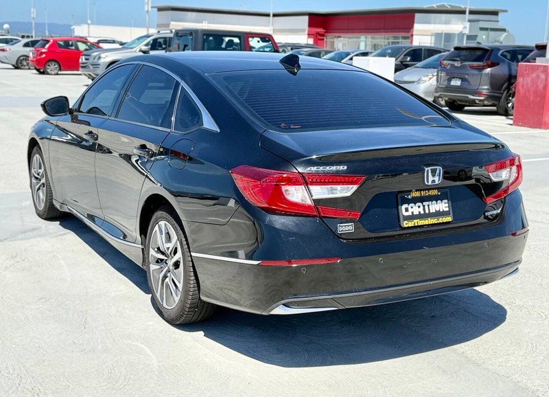 Honda Accord Hybrid Vehicle Full-screen Gallery Image 06