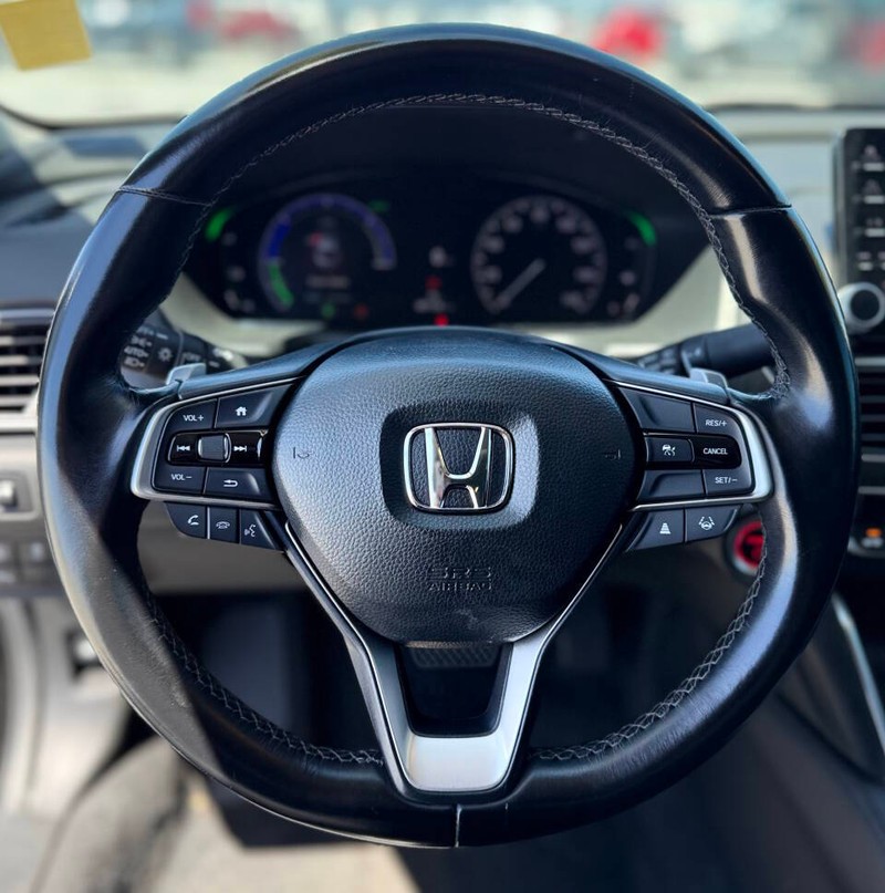 Honda Accord Hybrid Vehicle Full-screen Gallery Image 08
