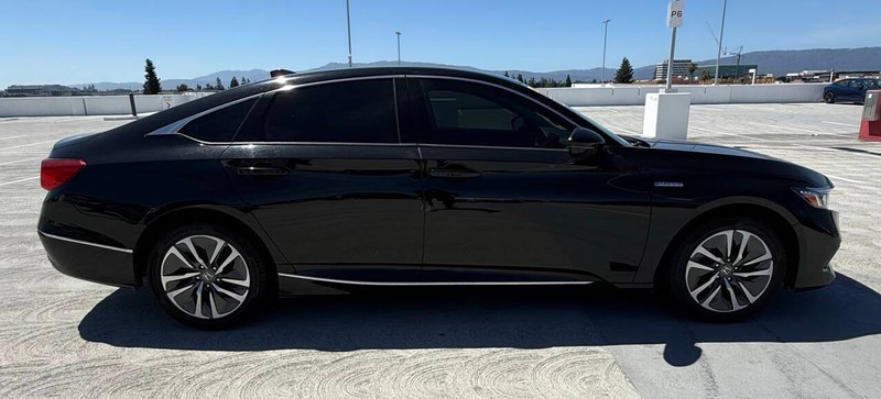 Honda Accord Hybrid Vehicle Full-screen Gallery Image 15