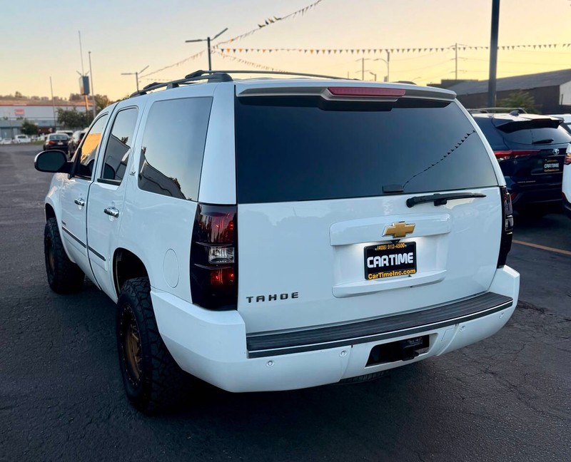 Chevrolet Tahoe Vehicle Full-screen Gallery Image 04