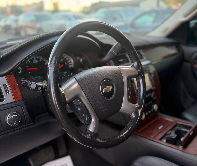 Chevrolet Tahoe Vehicle Full-screen Gallery Image 09
