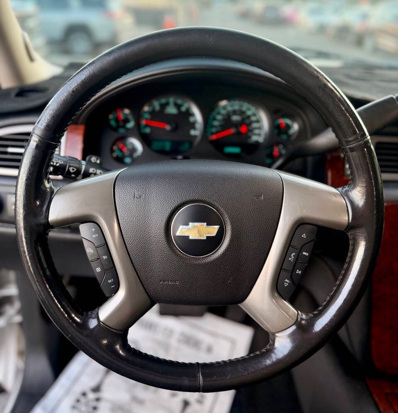 Chevrolet Tahoe Vehicle Full-screen Gallery Image 10