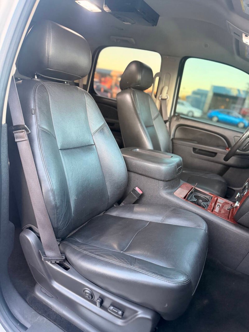 Chevrolet Tahoe Vehicle Full-screen Gallery Image 12