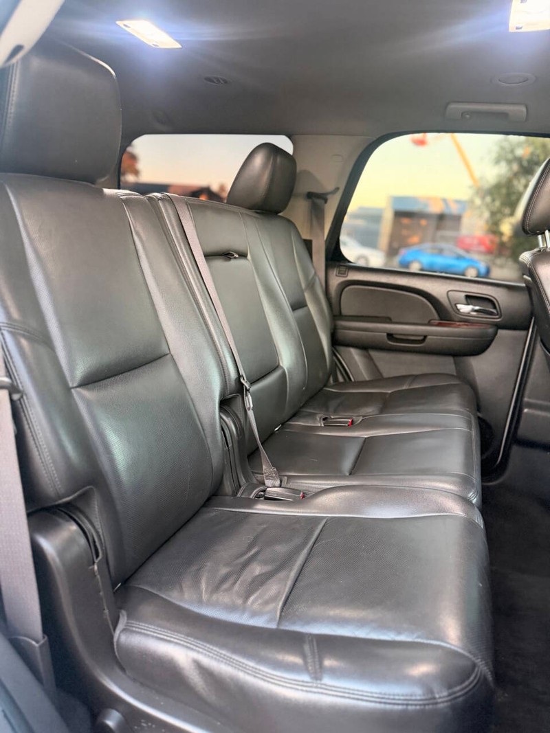 Chevrolet Tahoe Vehicle Full-screen Gallery Image 13