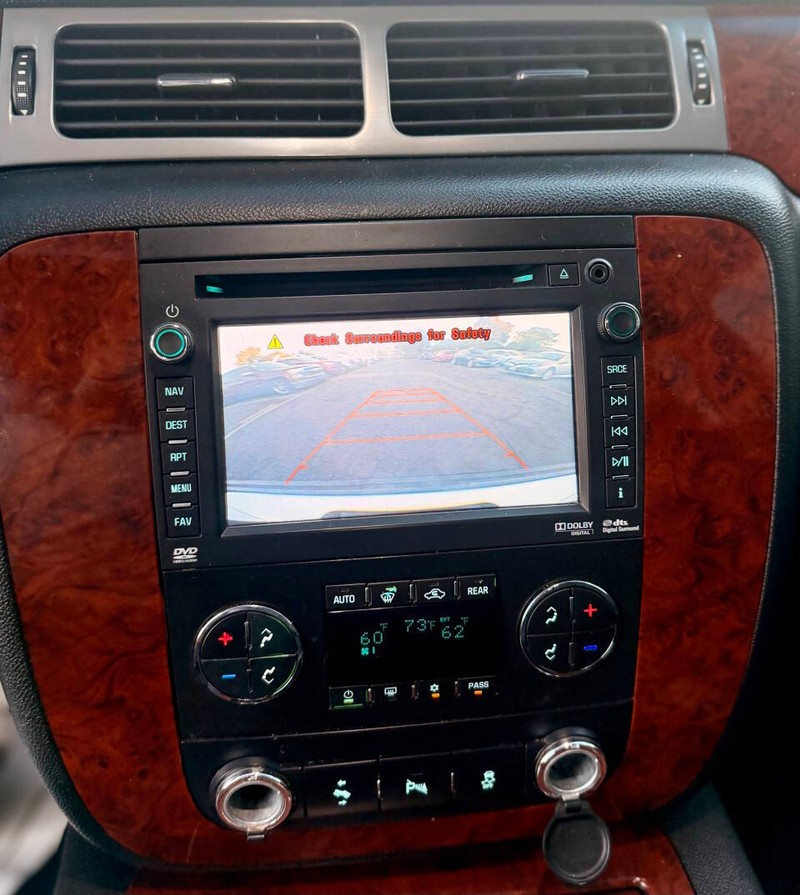 Chevrolet Tahoe Vehicle Full-screen Gallery Image 17