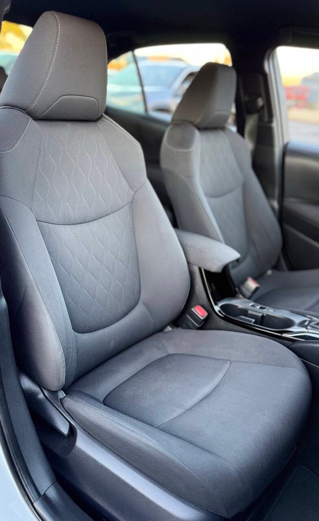 Toyota Corolla Vehicle Full-screen Gallery Image 11