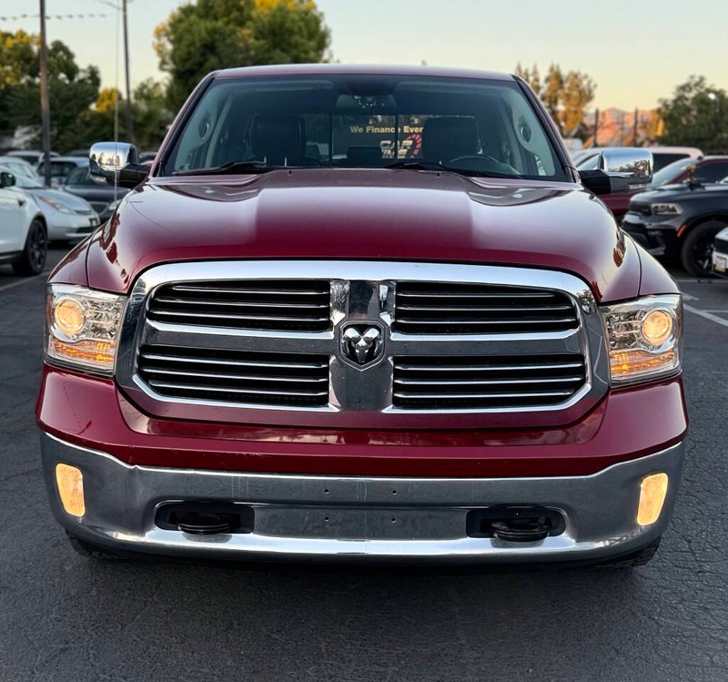 Ram 1500 Vehicle Full-screen Gallery Image 02