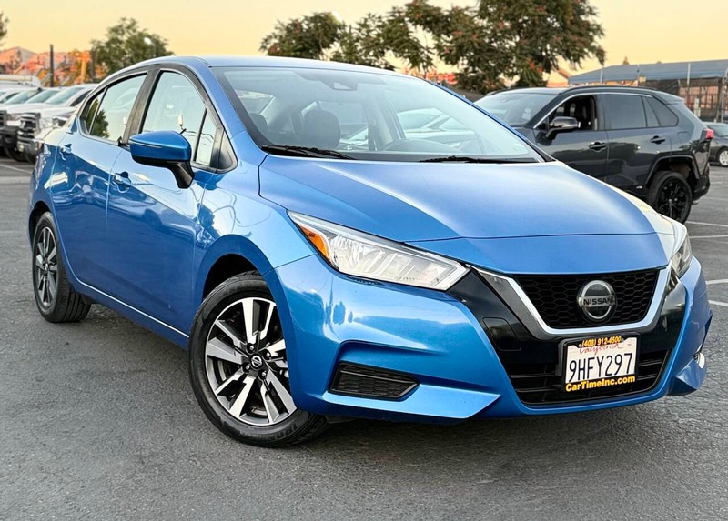 Nissan Versa Sedan Vehicle Full-screen Gallery Image 02