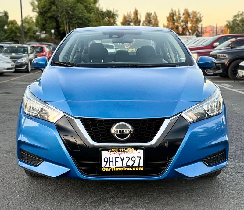 Nissan Versa Sedan Vehicle Full-screen Gallery Image 03