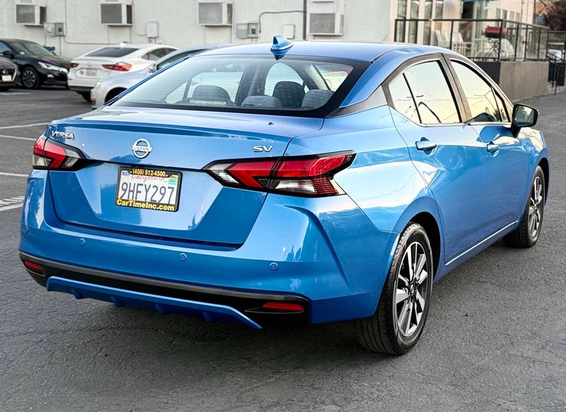 Nissan Versa Sedan Vehicle Full-screen Gallery Image 04