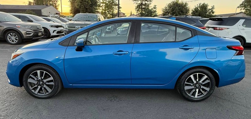Nissan Versa Sedan Vehicle Full-screen Gallery Image 10
