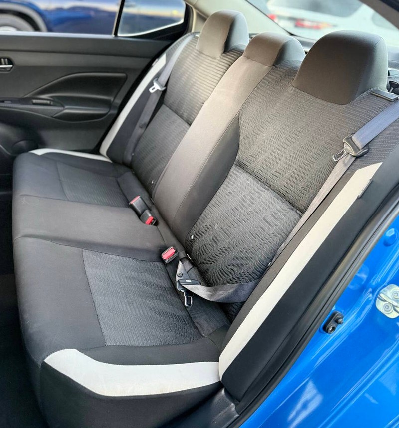 Nissan Versa Sedan Vehicle Full-screen Gallery Image 15