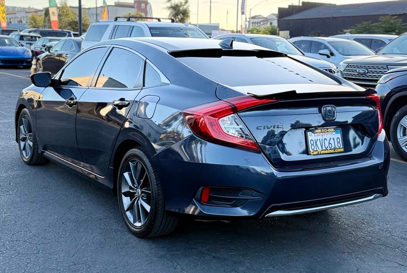 Honda Civic Sedan Vehicle Full-screen Gallery Image 04