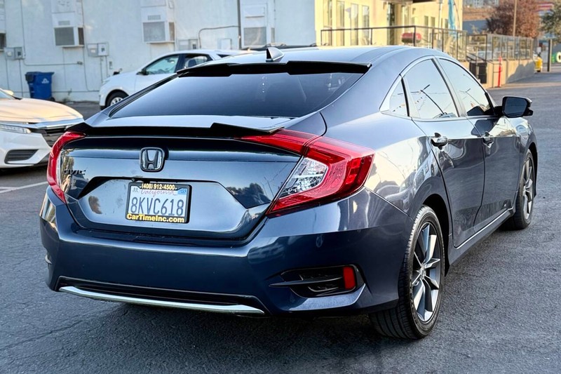 Honda Civic Sedan Vehicle Full-screen Gallery Image 06