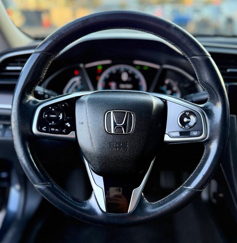Honda Civic Sedan Vehicle Full-screen Gallery Image 08