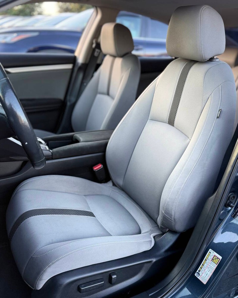 Honda Civic Sedan Vehicle Full-screen Gallery Image 10