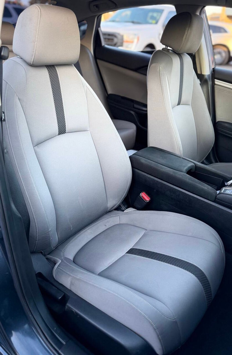 Honda Civic Sedan Vehicle Full-screen Gallery Image 12