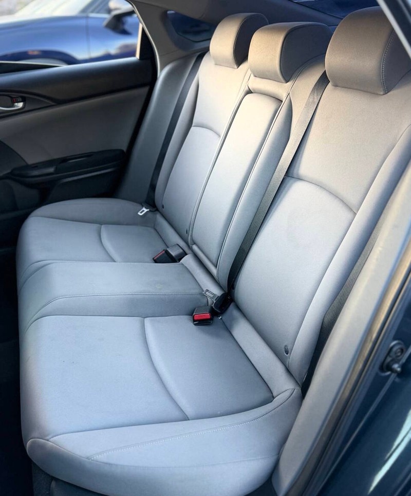 Honda Civic Sedan Vehicle Full-screen Gallery Image 15