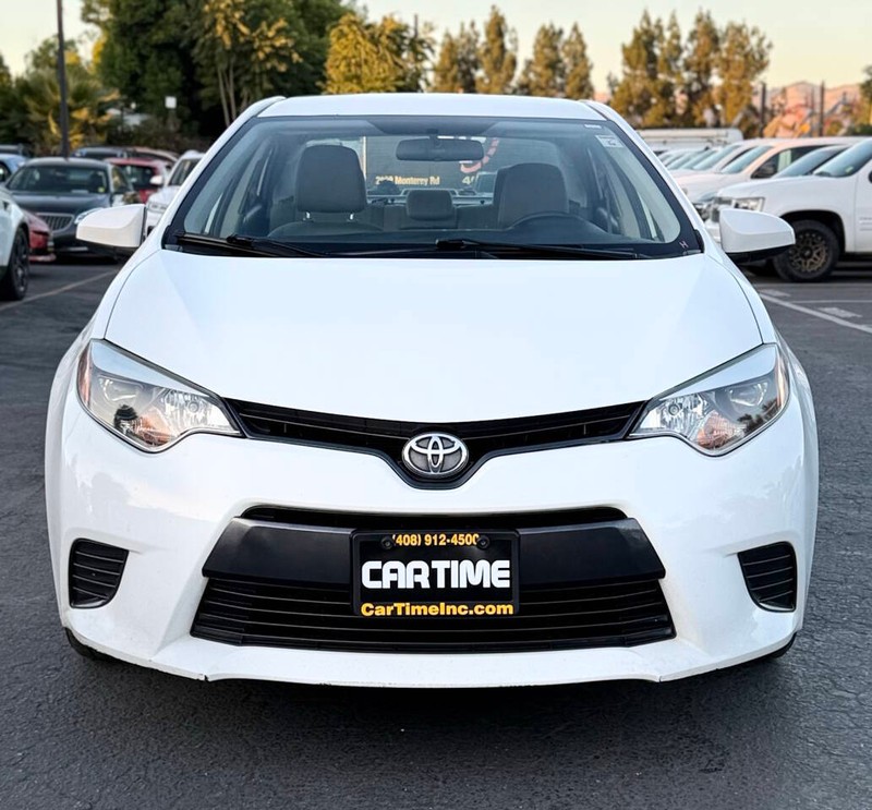 Toyota Corolla Vehicle Full-screen Gallery Image 02