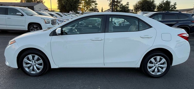 Toyota Corolla Vehicle Full-screen Gallery Image 04