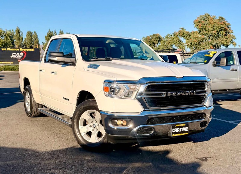Ram 1500 Vehicle Full-screen Gallery Image 02