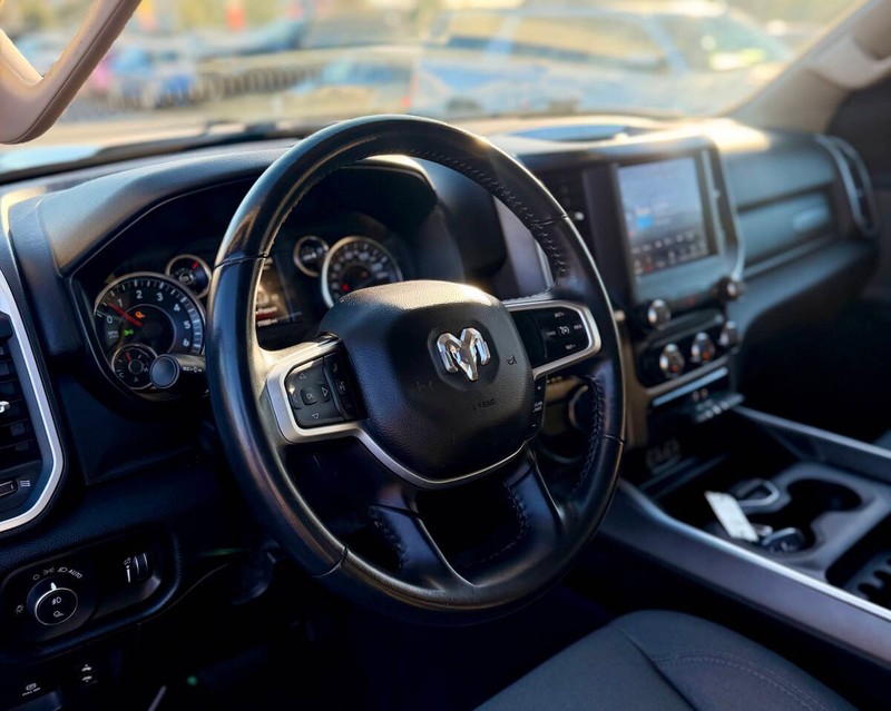 Ram 1500 Vehicle Full-screen Gallery Image 10