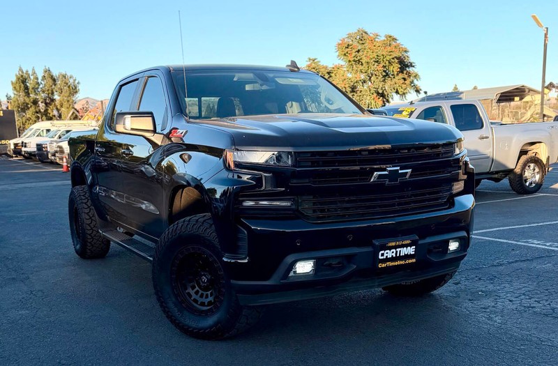 Chevrolet Silverado 1500 Vehicle Full-screen Gallery Image 02