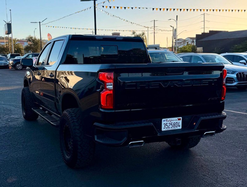 Chevrolet Silverado 1500 Vehicle Full-screen Gallery Image 05