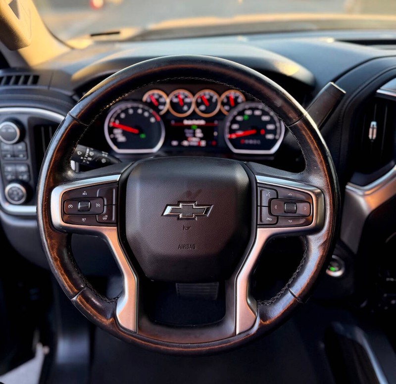 Chevrolet Silverado 1500 Vehicle Full-screen Gallery Image 09