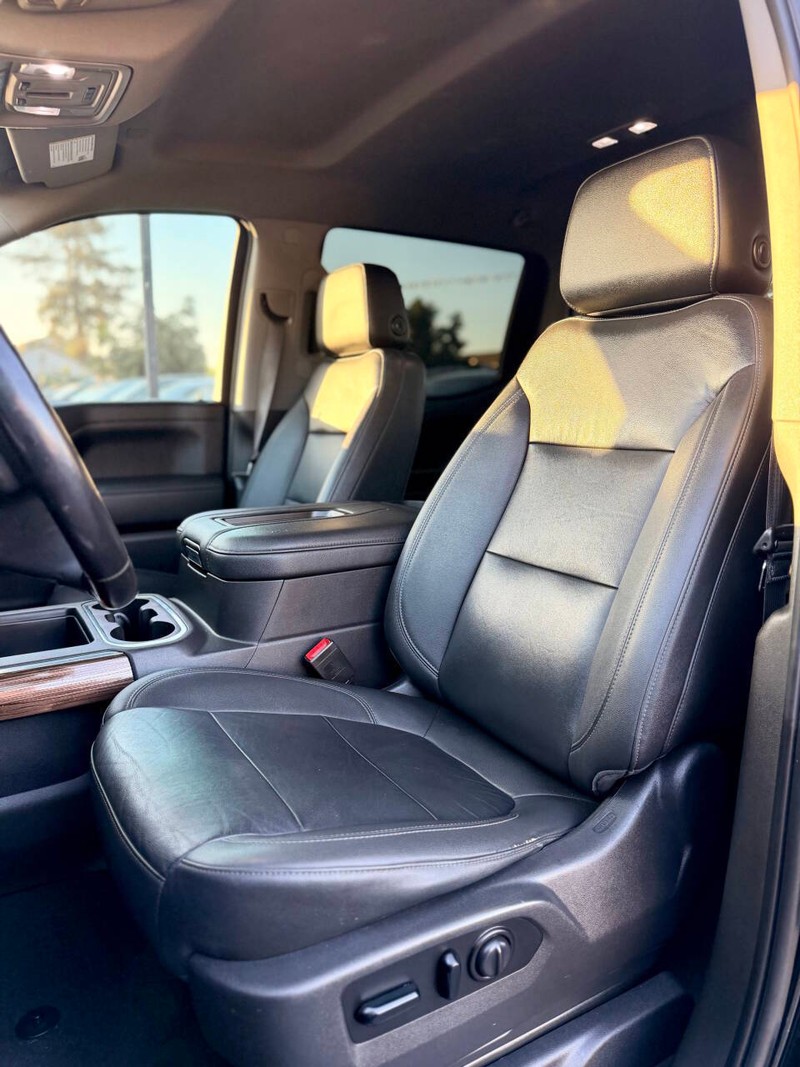 Chevrolet Silverado 1500 Vehicle Full-screen Gallery Image 12